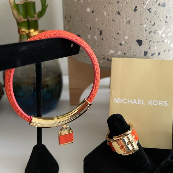 Michael Kors Women’s bracelet & ring set in orange and gold - Picture 2 of 8